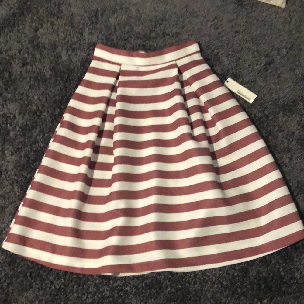 High waisted, pleated, midi skirt🥰